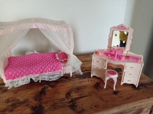 Chambre couchée barbie - chambre,